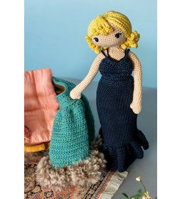 Jaren 30 aankleedpop gemaakt van Scheepjes Catona 25 en 10 gram