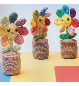 Potje met bloemen gemaakt van Scheepjes Catona 25 en 10 gram