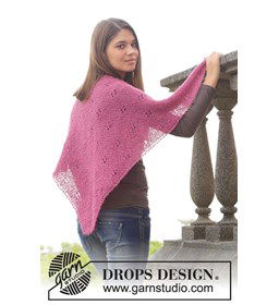 Gebreide omslagdoek gemaakt van Drops Brushed Alpaca Silk