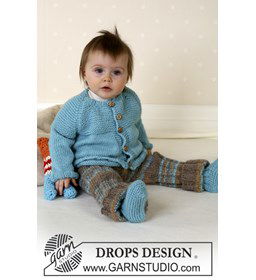 Vest, broek en laarsjes gemaakt van Drops Alpaca