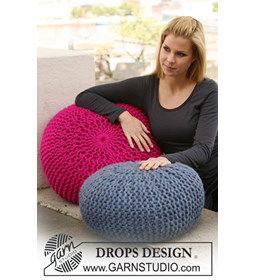 Kussen/Poef Denimblauw gemaakt van Drops Snow - Eskimo