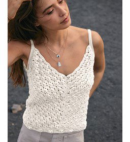 Topje met smalle schouderbandjes gemaakt van Phildar Phil Origin