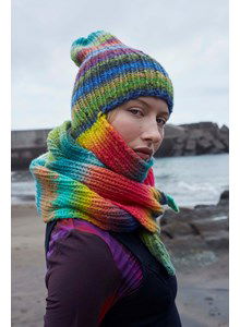 Sjaal en muts in regenboogkleuren