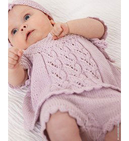 Kort babybroekje gemaakt van Lana Grossa Soft Cotton