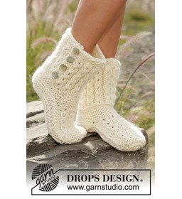 Pantoffel gemaakt van knopen