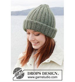 Damesmuts met dubbele rand gemaakt van Drops Kid Silk