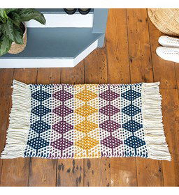 Vloerkleedje met bessenstruiken gemaakt van Drops Snow - Eskimo