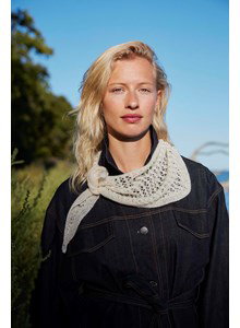 Breipatroon driehoeksjaaltje estelle gemaakt van Lang Yarns Cashmere Extra Lace