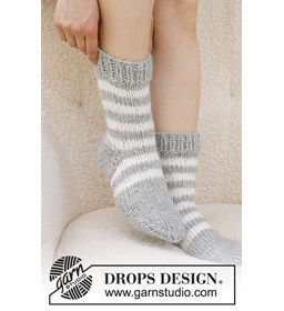 Sokken met strepen gemaakt van Drops Snow - Eskimo