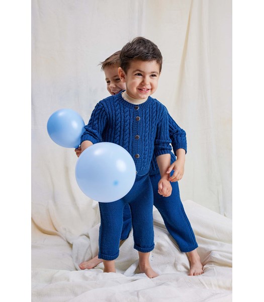 Breipatroon babybroekje met sierrand