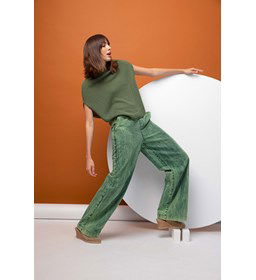 Trui met rechte halslijn