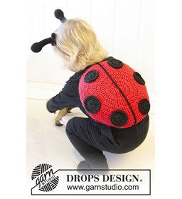 Gehaakt lieveheersbeestje met schouderbanden van Paris. gemaakt van Drops Paris