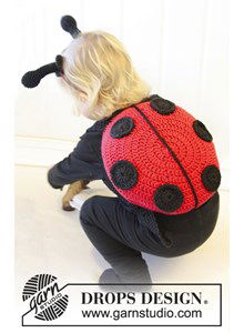 Gehaakt lieveheersbeestje met schouderbanden van Paris.