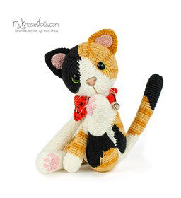 Knuffel lapjeskat gemaakt van DMC borduurgaren 16