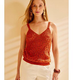 Topje met smalle schouderbandjes gemaakt van Phildar Phil Origin