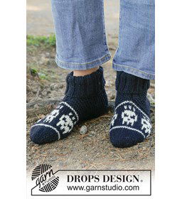 Spooky Toes Pantoffels gemaakt van Drops Alaska