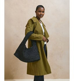 Tas  met gehaakte handgreep gemaakt van Handwerk accesoires