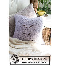 Kussen gemaakt van Drops Kid Silk