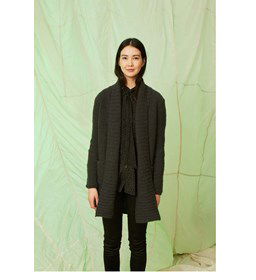 Dames vest gemaakt van Lang Yarns Malou Light uni en color