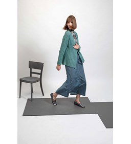 Damesvest met lage v-hals gemaakt van Lang Yarns Vaya