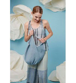 Bolle tas Scarlett met hoge gepunte rand gemaakt van Haaknaalden