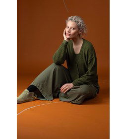 Kort damesvest Teresa  gemaakt van Lang Yarns Baby alpaca