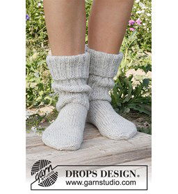 Sokken Hiking Helpers met 2 draden gemaakt van Drops Fabel