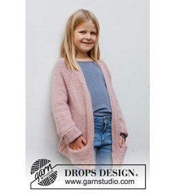 Kindervest met zakken gemaakt van DROPS Sky