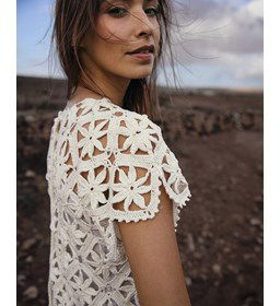 Truitje in gebloemd blokkenpatroon gemaakt van Phildar Phil Perle 5