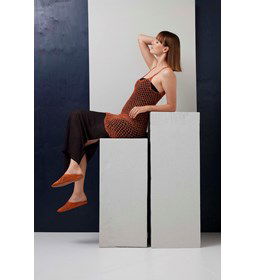 Damesjurkje Grace in open nethaakwerk met spaghetti bandje gemaakt van Haaknaalden