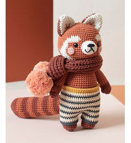 Ron Rode Panda met sjaal gemaakt van Scheepjes Cahlista