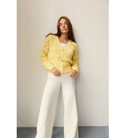 Damesvest met ajourpatroon gemaakt van Lana Grossa Elastico