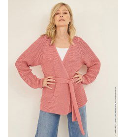 Damesvest met brede overslag gemaakt van Lana Grossa Elastico