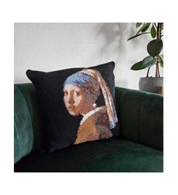 Kussen meisje met de parel gemaakt van Lang Yarns Quattro, Quattro Lame en Quattro color