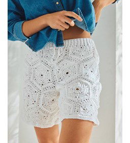 Short in zeshoekenpatroon gemaakt van Phildar Phil Rustique