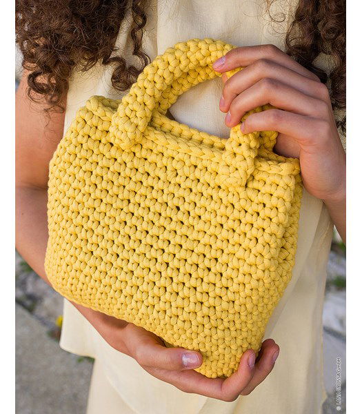 Haakpatroon handtas met korte handgrepen