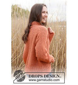 Damestrui met diagonale schouders gemaakt van Drops Brushed Alpaca Silk