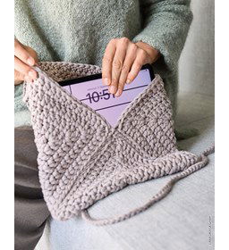 Hoes voor tablet gemaakt van Haaknaalden