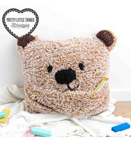 Berenkussen Knitted Bear Book Cushion gemaakt van Scheepjes Furry Tales