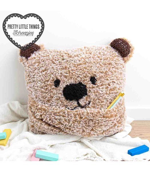 Breipatroon Berenkussen Knitted Bear Book Cushion