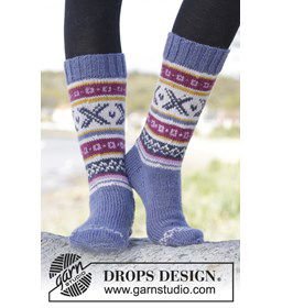 Moon Valley socks gemaakt van Drops Karisma