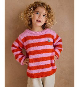 Gestreepte kindertrui gemaakt van Handwerk accesoires