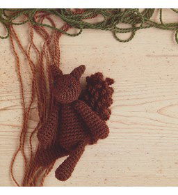 Minidier Eekhoorn gemaakt van Schachenmayr Bravo