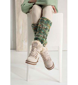 Beenwarmers grofgebreid gemaakt van Breinaalden