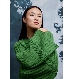 Korte damestrui met kabels gemaakt van Lang Yarns Merino 120 en 120 Color