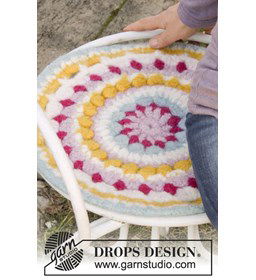 Stoelzitting met strepenpatroon gemaakt van Drops Snow - Eskimo