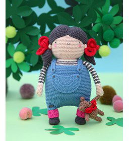 Meisjesknuffel Lula van Lula en co gemaakt van Scheepjes Catona 25 en 10 gram