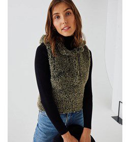 Dames spencer met capuchon Izia gemaakt van Rondbreinaald nr 7