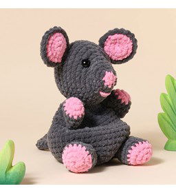 Kroeltje Muis Mees gemaakt van Scheepjes Little Darling