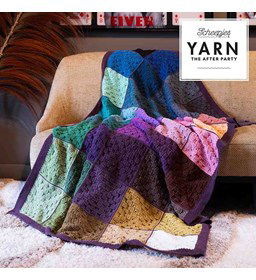 Deken in vierkante vlakken gemaakt van Scheepjes Scrumptious